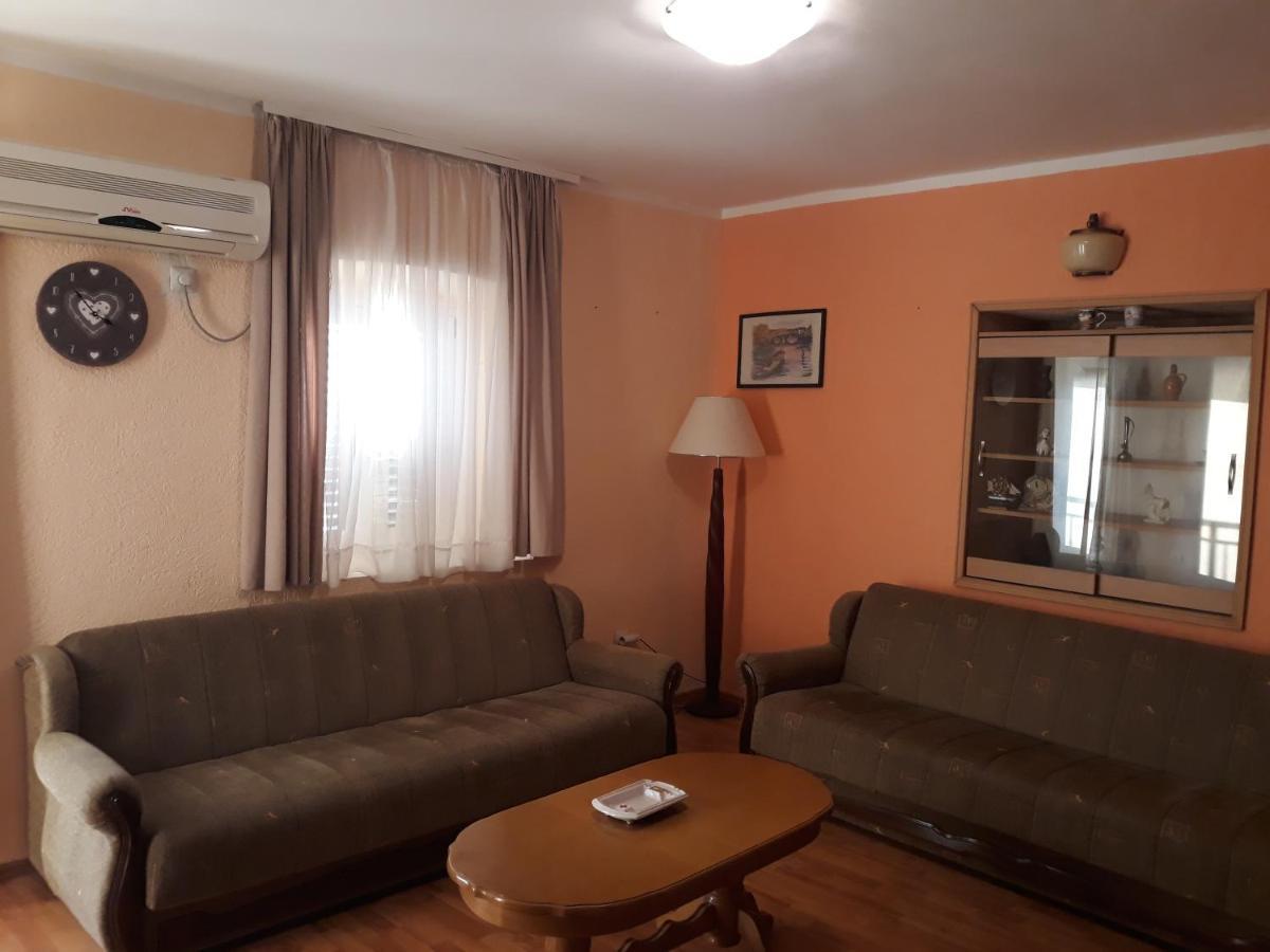 Apartments Teodora Obala Petrovac ภายนอก รูปภาพ