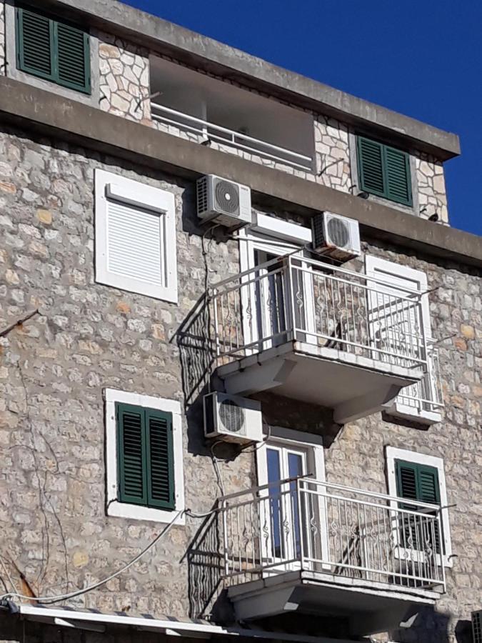 Apartments Teodora Obala Petrovac ภายนอก รูปภาพ