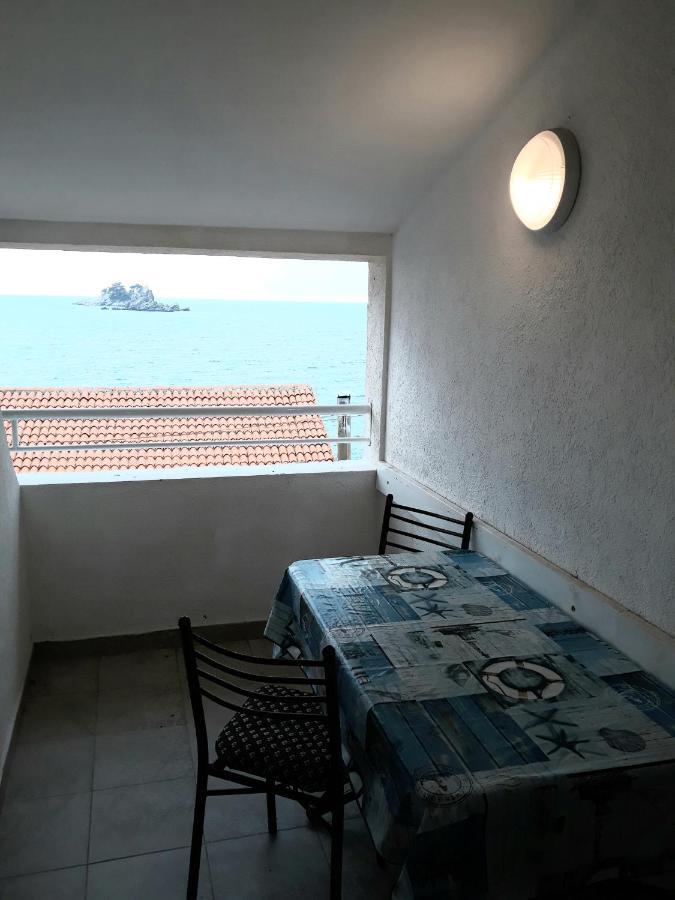 Apartments Teodora Obala Petrovac ภายนอก รูปภาพ